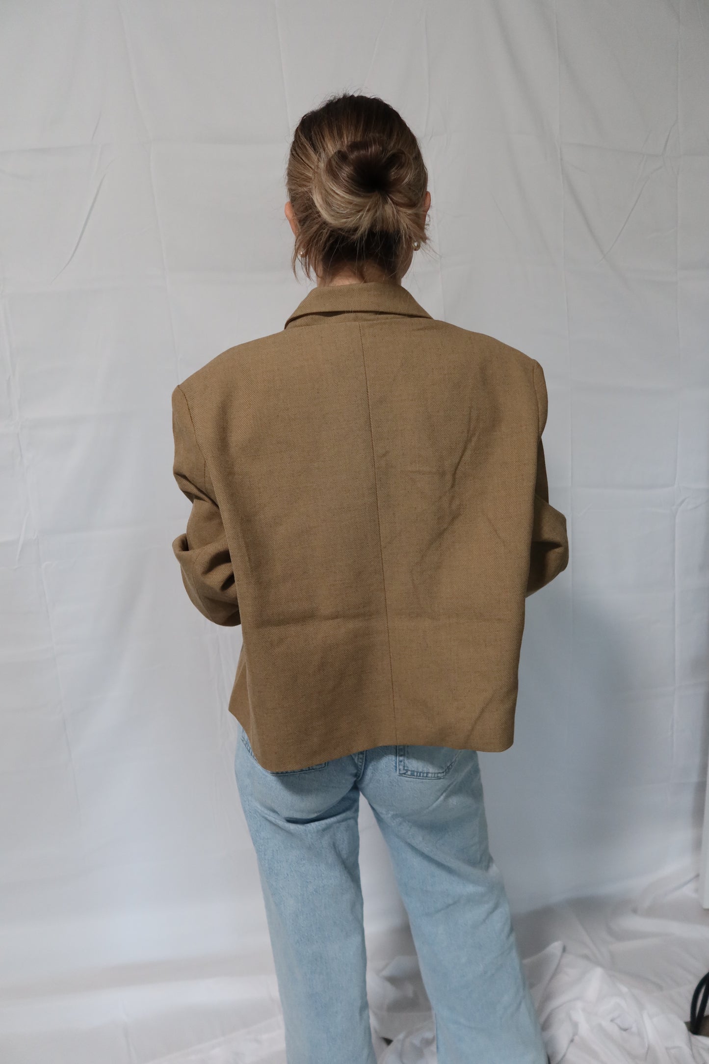 Sleek Chopped Blazer - Khaki